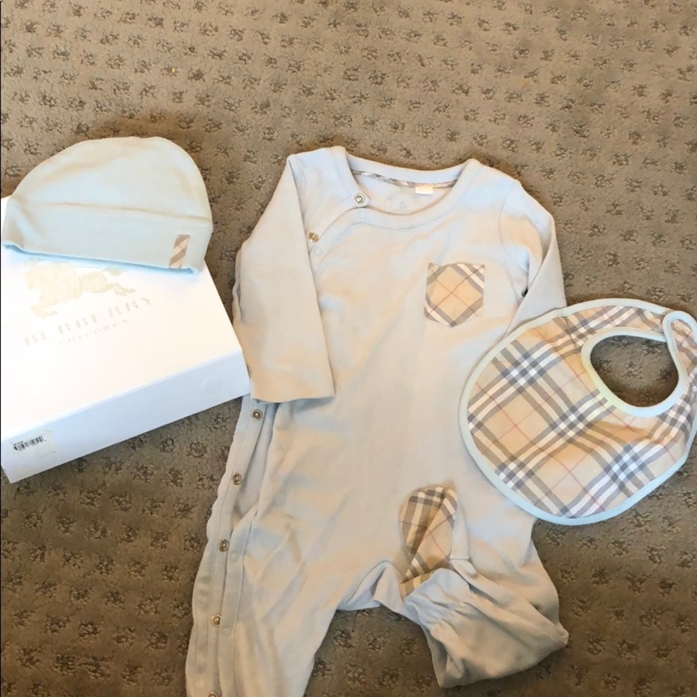 Worn once!!! Baby Burberry 3 piece set w/ box